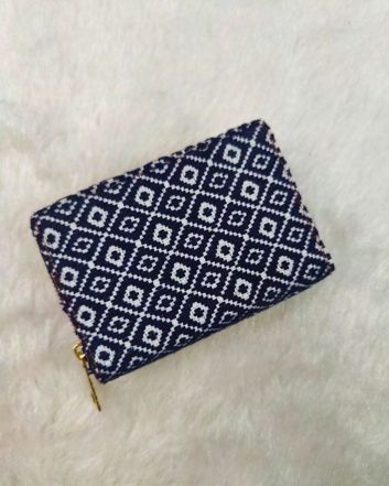 Stylish Foldable Pocket Wallet for Everyday Use v1.0